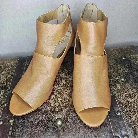 Vince Camuto Mapps wedge booties 9.5 - Picture 1 of 8